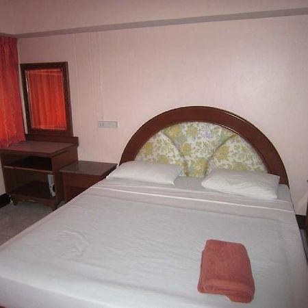 AA pensión Pattaya Habitación foto