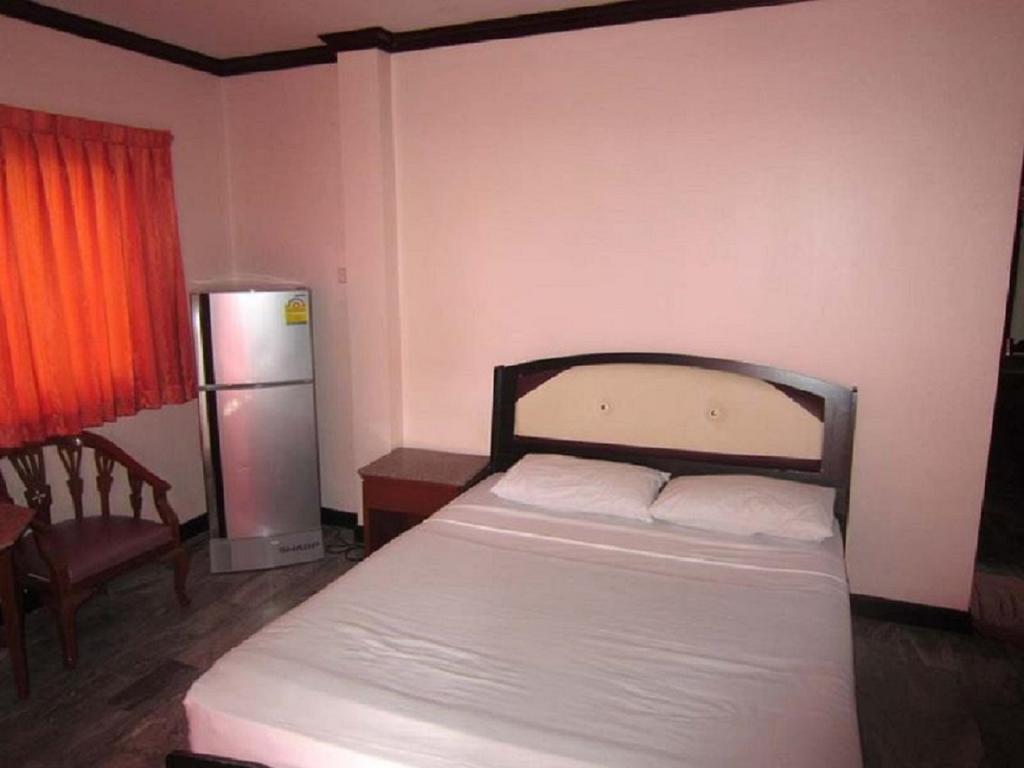 AA pensión Pattaya Exterior foto
